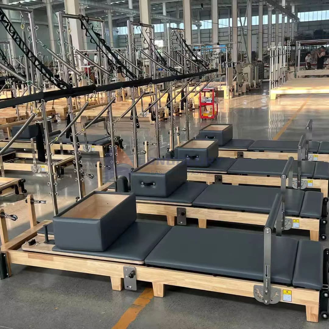 హాఫ్ టవర్‌తో ఓక్ పైలేట్స్ రిఫార్మర్