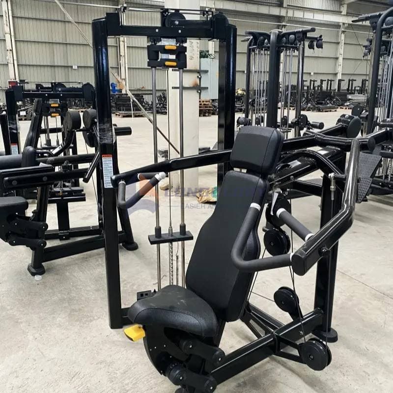 కూర్చున్న షోల్డర్ ప్రెస్